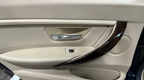 Used 2015 BMW 320i xDrive Sedan image 12