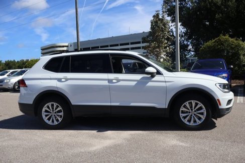 Used 2019 Volkswagen Tiguan SE w/ Panoramic Sunroof Package image 8