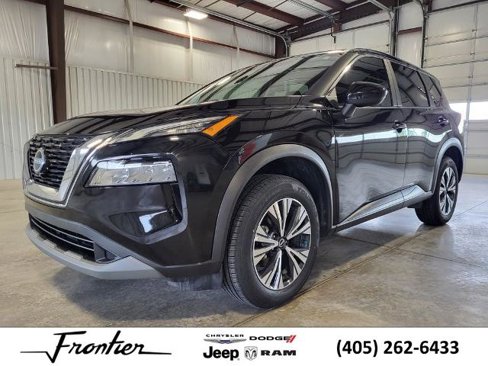 Used 2023 Nissan Rogue SV image 2