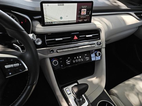 Used 2025 Genesis G70 2.5T image 20
