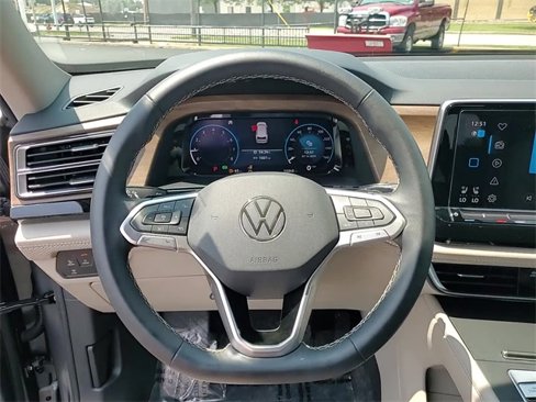 Used 2024 Volkswagen Atlas SE image 15