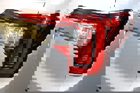 Used 2020 GMC Acadia SLE w/ Driver Convenience Package image 21