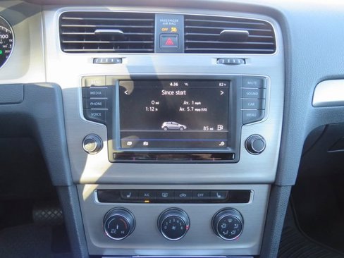 Used 2017 Volkswagen Golf SEL image 16