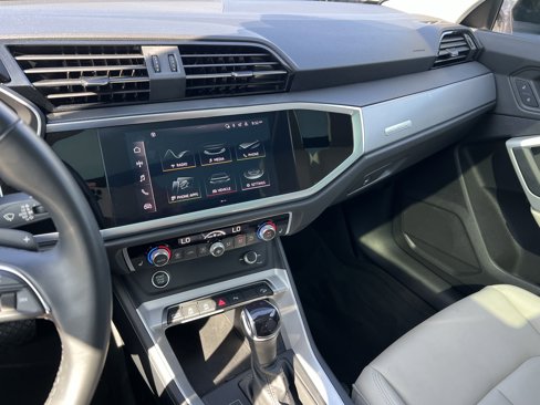 Certified 2022 Audi Q3 2.0T Premium Plus w/ Premium Plus Package image 17
