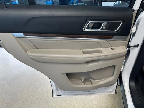 Used 2019 Ford Explorer Limited w/ Ford Safe & Smart Package image 35