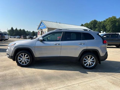 Used 2017 Jeep Cherokee Limited image 6