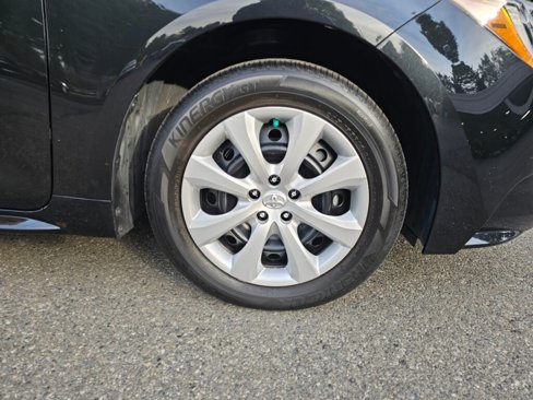 Used 2022 Toyota Corolla LE image 9