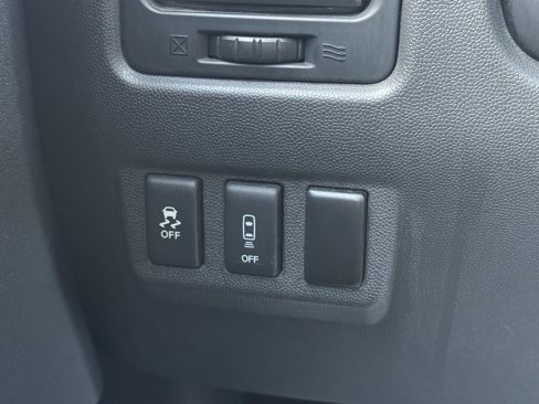 Used 2014 Nissan Titan SV w/ SV Value Truck Package image 33