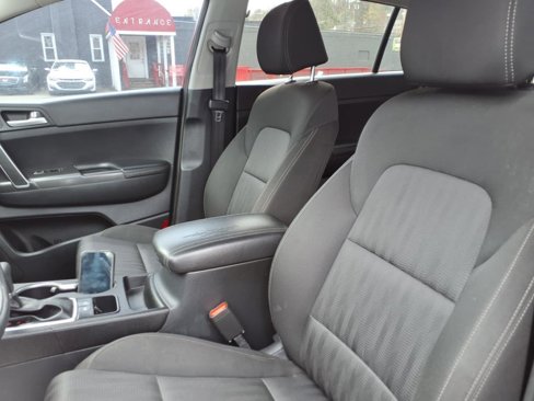 Used 2020 Kia Sportage LX image 5