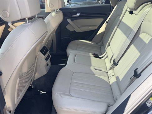 Used 2018 Audi Q5 2.0T Premium Plus w/ Premium Plus Package image 37