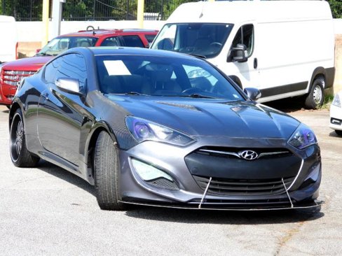 Used 2016 Hyundai Genesis 3.8 image 4