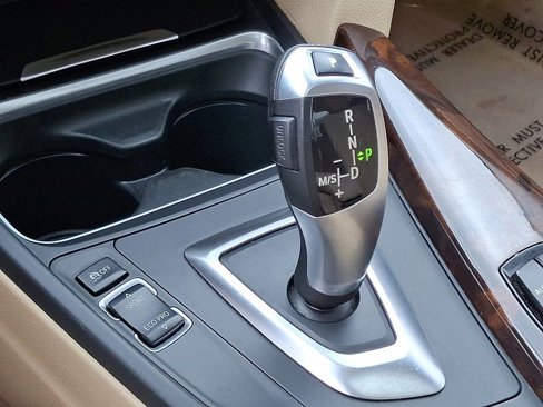 Used 2014 BMW 320i xDrive Sedan image 14
