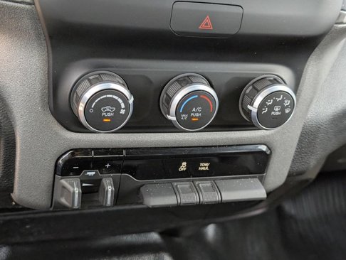 Used 2024 RAM 2500 Tradesman w/ Chrome Appearance Group image 19