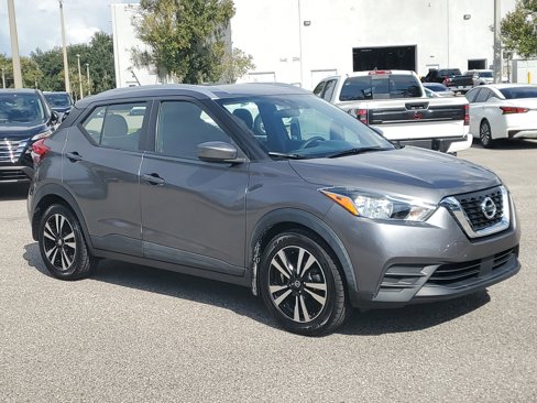 Certified 2020 Nissan Kicks SV image 2