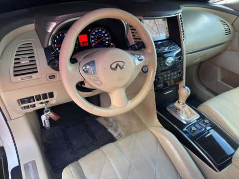 Used 2011 INFINITI FX35 AWD w/ Premium Pkg image 9