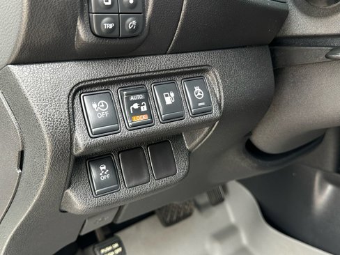 Used 2013 Nissan Leaf SV image 25