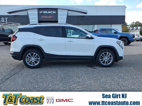 Certified 2022 GMC Terrain SLT w/ Infotainment Package II image 1