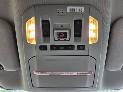 Used 2022 Toyota Highlander XLE image 16