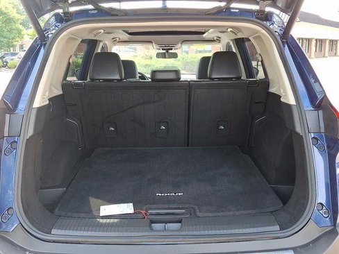 Used 2022 Nissan Rogue SV w/ SV Premium Package image 28