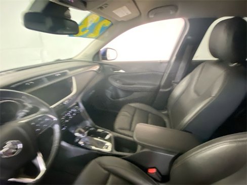 Used 2023 Buick Encore GX Essence image 11