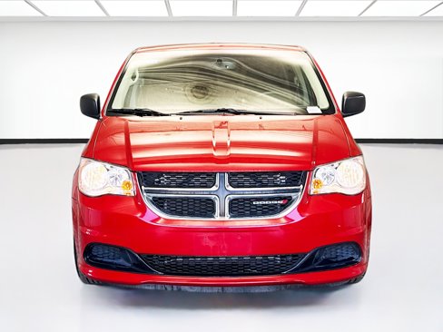 Used 2016 Dodge Grand Caravan American Value Package w/ UConnect Hands-Free Group image 2