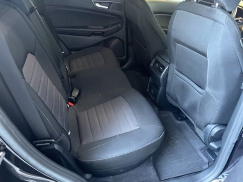 Used 2020 Ford Edge SE image 28