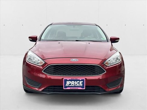 Used 2017 Ford Focus SE image 2