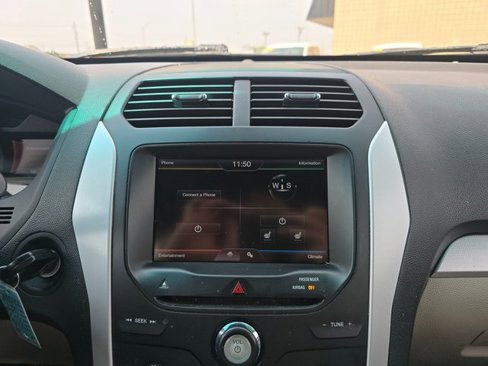 Used 2014 Ford Explorer XLT w/ Equipment Group 202A image 17