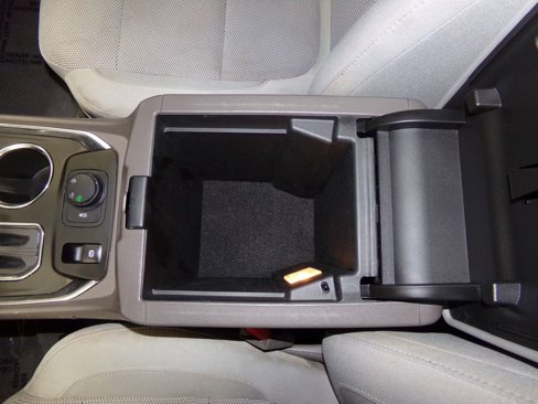 Used 2018 Chevrolet Traverse LT image 23
