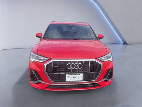 Used 2024 Audi Q3 2.0T Premium image 2