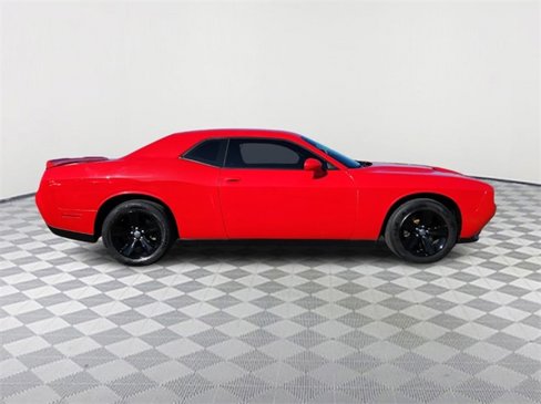 Used 2020 Dodge Challenger SXT image 8