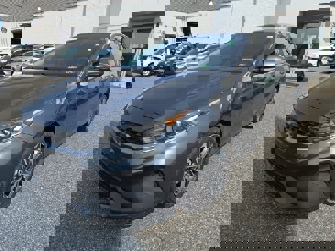 Used 2023 Kia Forte LXS image 3