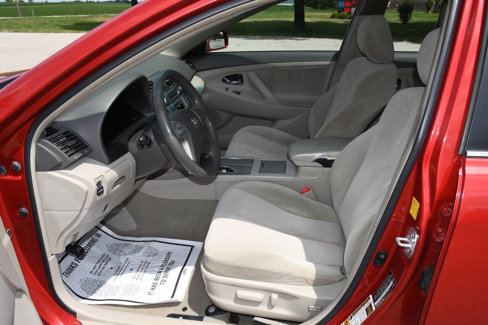 Used 2011 Toyota Camry LE image 10