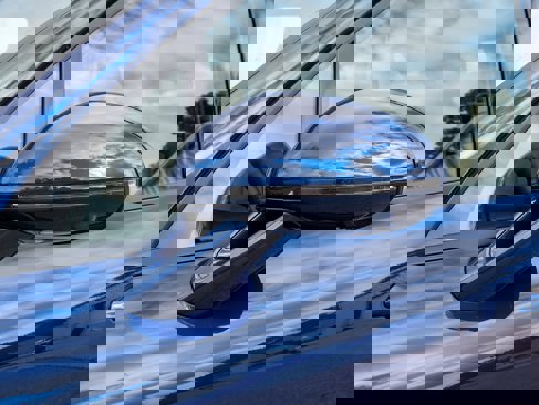 Certified 2024 Porsche Macan image 13