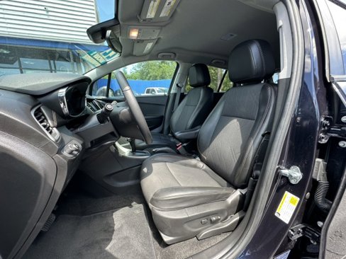 Used 2022 Chevrolet Trax LT w/ Sport Edition image 13