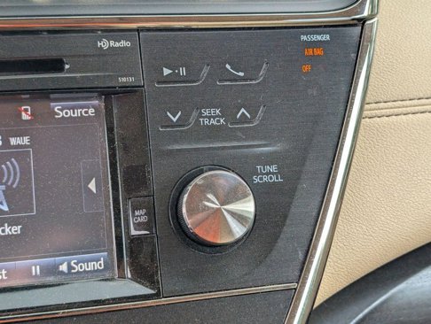 Used 2017 Toyota Avalon Limited image 27