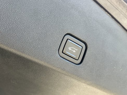 Used 2021 Cadillac XT6 Premium Luxury w/ LPO, Floor Liner Package image 25