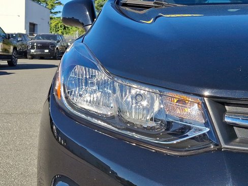 Certified 2022 Chevrolet Trax LS w/ Tint and Cruise Package image 9