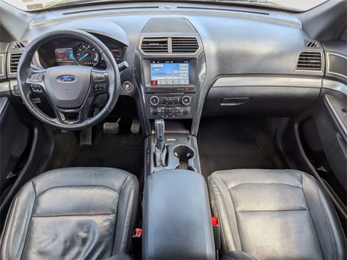 Used 2017 Ford Explorer XLT w/ Equipment Group 202A image 28