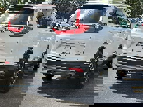 Used 2019 Honda CR-V Touring image 3