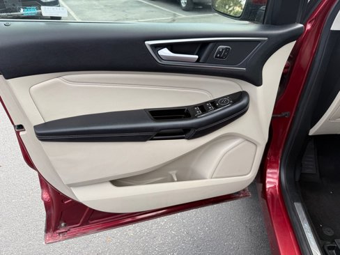 Used 2018 Ford Edge Titanium w/ Technology Package image 14