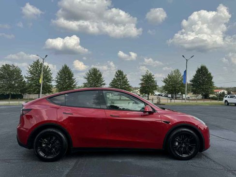 Used 2022 Tesla Model Y Long Range image 4