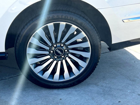 Used 2018 Lincoln Navigator Reserve w/ Technology Package image 14