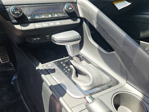 Certified 2025 Hyundai Elantra Sport image 13