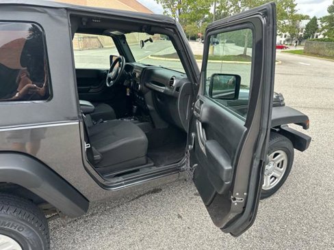 Used 2017 Jeep Wrangler Sport image 16