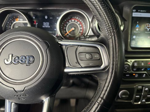 Used 2020 Jeep Wrangler Unlimited Sahara image 35