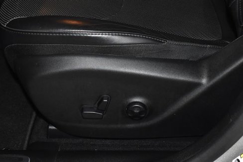 Used 2019 Jeep Cherokee Limited image 13