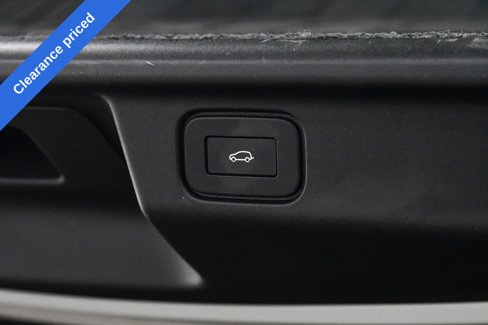 Used 2023 Land Rover Range Rover Long Wheelbase SE image 10