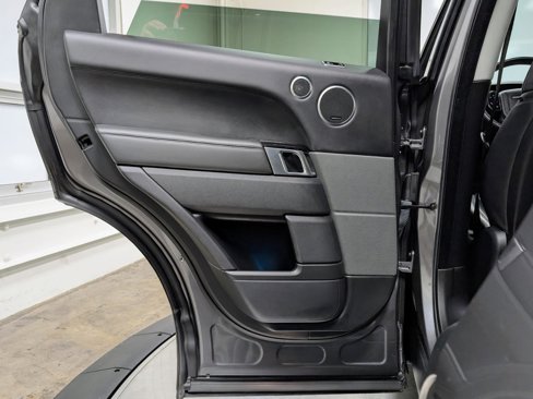 Used 2019 Land Rover Range Rover Sport HSE Dynamic image 17