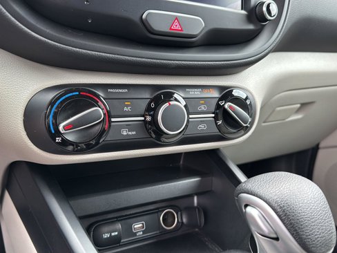 Used 2022 Kia Soul LX image 23